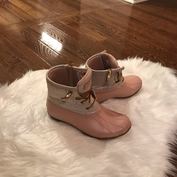 light pink duck boots